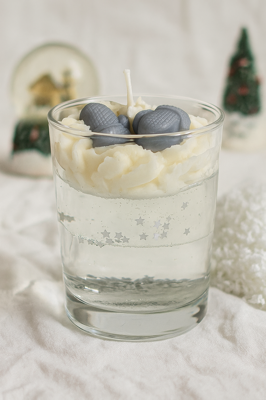 Bougie Boule à Neige Amande- Cerise